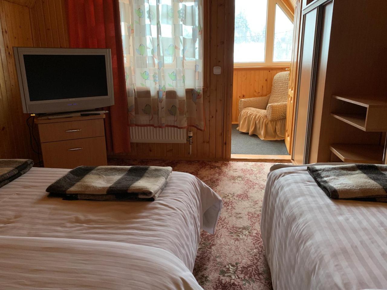 Hotel Карпатський Затишок à Slavsko Extérieur photo